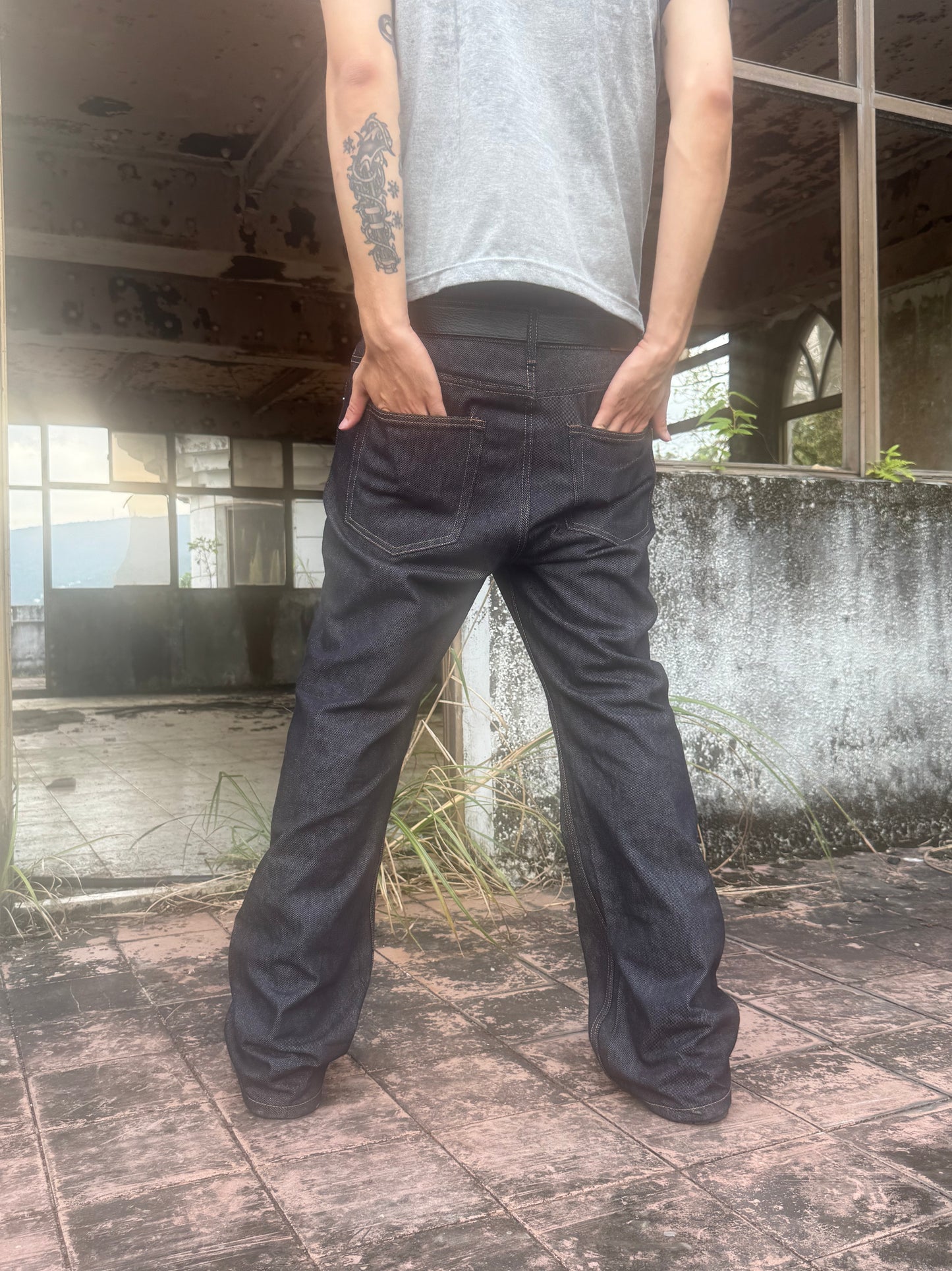 B06 丹寧微喇吧褲 13.5oz